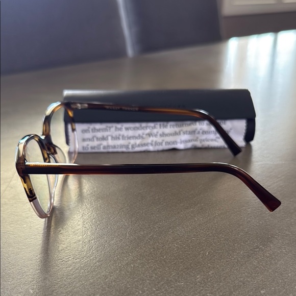 Warby Parker Brown Laurel Glasses - Blue light - Picture 2 of 3